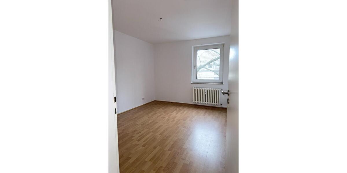 Etagenwohnung Duisburg - 3 Zimmer, 70 m&sup2;, 630&euro; | Angebot:25127702