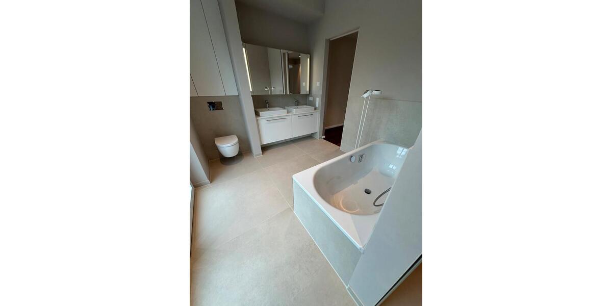 Etagenwohnung Mönchengladbach Nord - 3 Zimmer, 112 m&sup2;, 1.990&euro; | Angebot:25880062