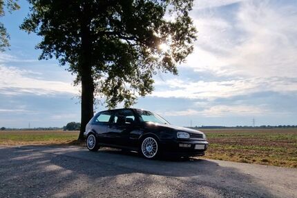 VW Golf 203.000 km 16.900 &euro; Duisburg 47269