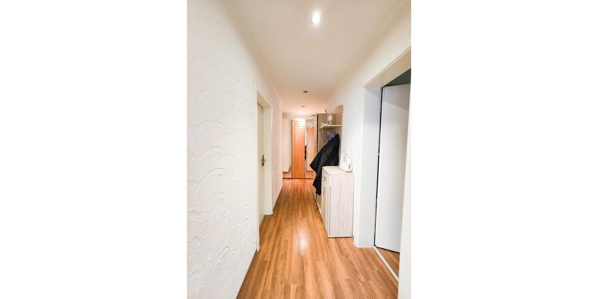 Dachgeschoßwohnung Oberhausen Alt-Oberhausen - 3.5 Zimmer, 82 m&sup2;, 520&euro; | Angebot:25754018