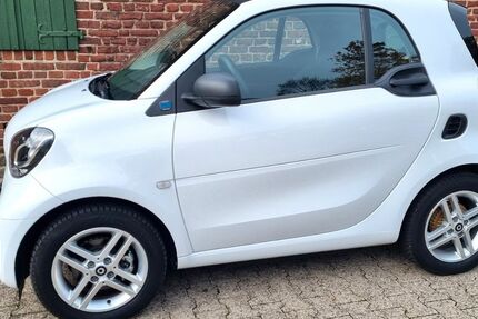 Smart ForTwo 19.900 km 10.950 &euro; Mönchengladbach Bökelberg 41063