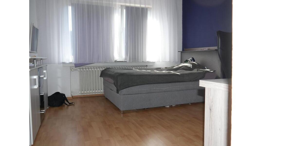 Etagenwohnung Duisburg Mittelmeiderich - 4 Zimmer, 100 m&sup2;, 798&euro; | Angebot:25754033