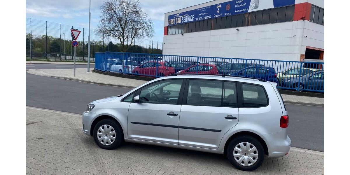 VW Touran 156.118 km 6.799 &euro; Düsseldorf 40599