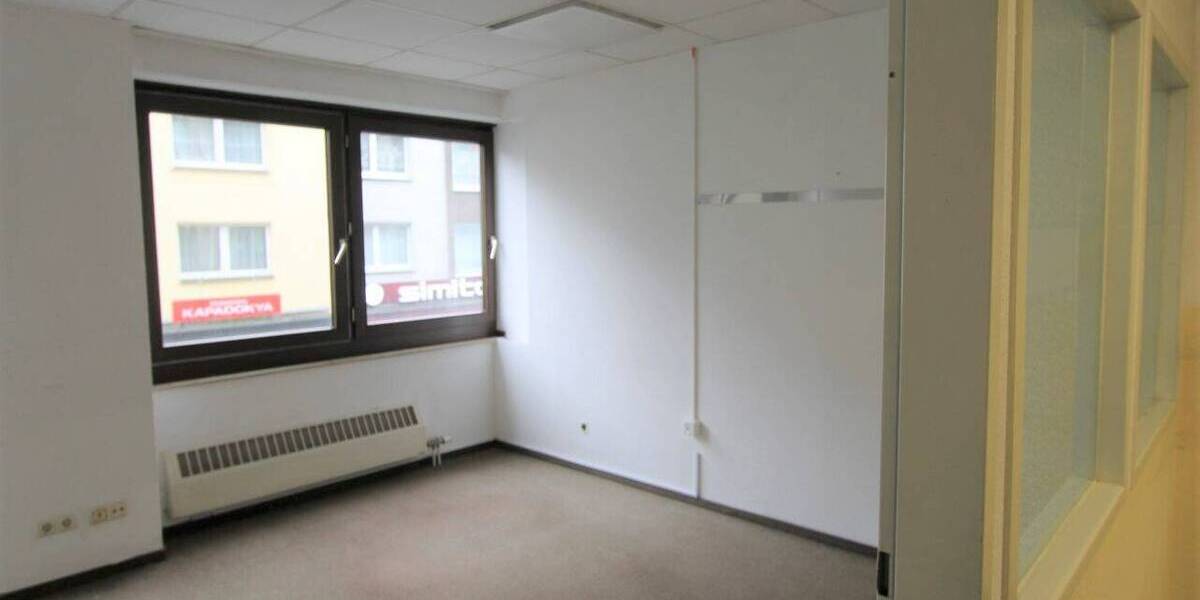 Gewerbeobjekt Krefeld Stadtmitte - 9 Zimmer, 214 m&sup2;, 1.200&euro; | Angebot:25684498