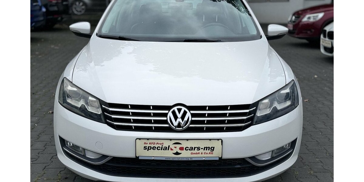 VW Passat 2,0 TDI Highline / Leder / SHD / Keyless 228.000 km 11.390 &euro; Mönchengladbach 41066