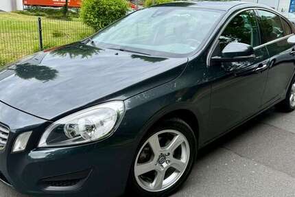 Volvo S60 111.000 km 6.490 &euro; Oberhausen 46045