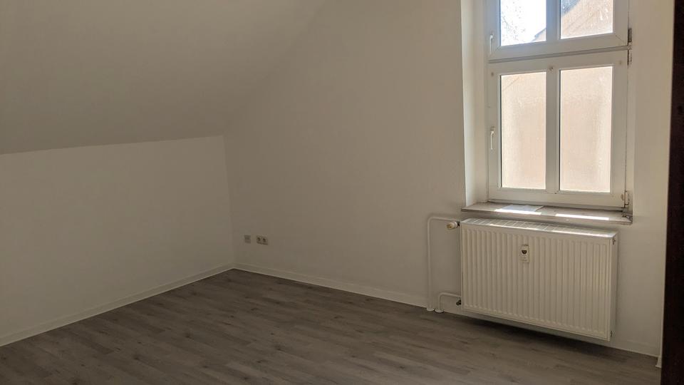 Dachgeschoßwohnung Duisburg Hamborn - 3 Zimmer, 54 m&sup2;, 395&euro; | Angebot:25803937