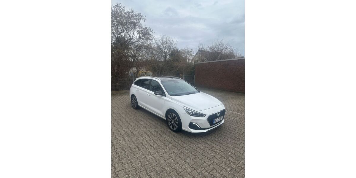 Hyundai i30 95.000 km 15.900 &euro; Grevenbroich 41515
