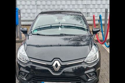 Renault Clio 77.800 km 8.700 &euro; dusseldorf 40223