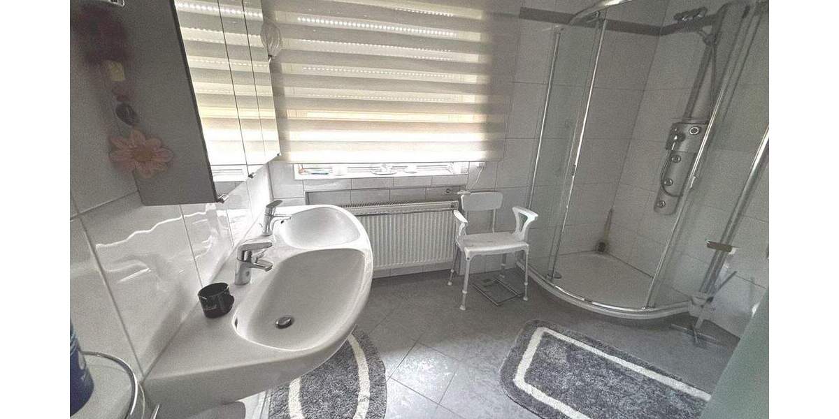 Reihenmittelhaus Krefeld Fischeln - 5 Zimmer, 120 m&sup2;, 430.000&euro; | Angebot:25820518