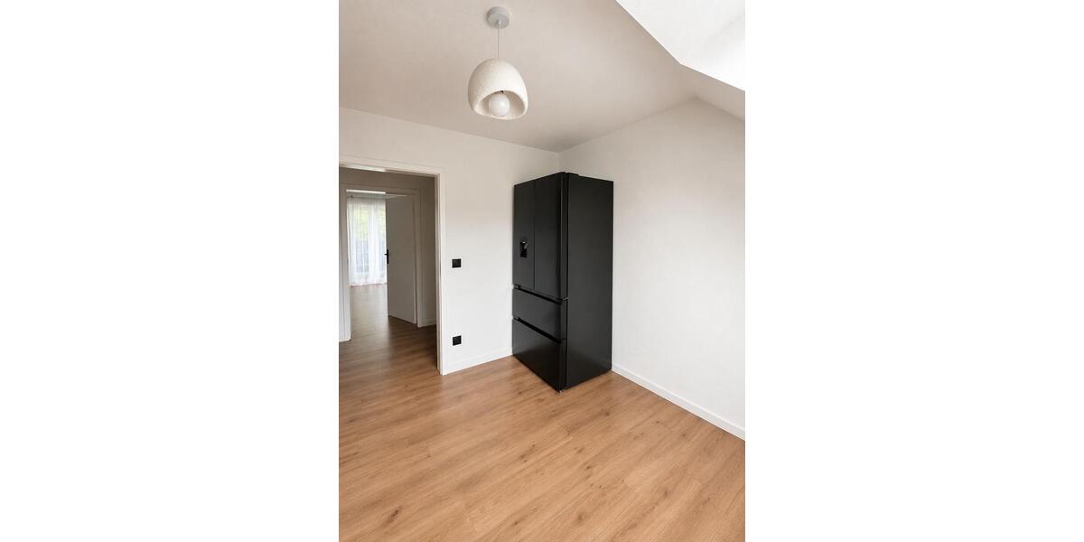 Dachgeschoßwohnung Moers Rheinkamp - 3 Zimmer, 71 m&sup2;, 867&euro; | Angebot:26627135