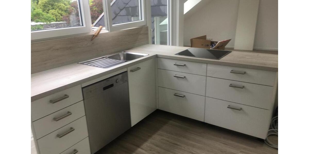 Dachgeschoßwohnung Ratingen - 4 Zimmer, 110 m&sup2;, 1.200&euro; | Angebot:25992722