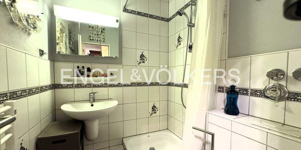 Etagenwohnung Erkrath Hochdahl - 3 Zimmer, 102 m&sup2;, 325.000&euro; | Angebot:25668505