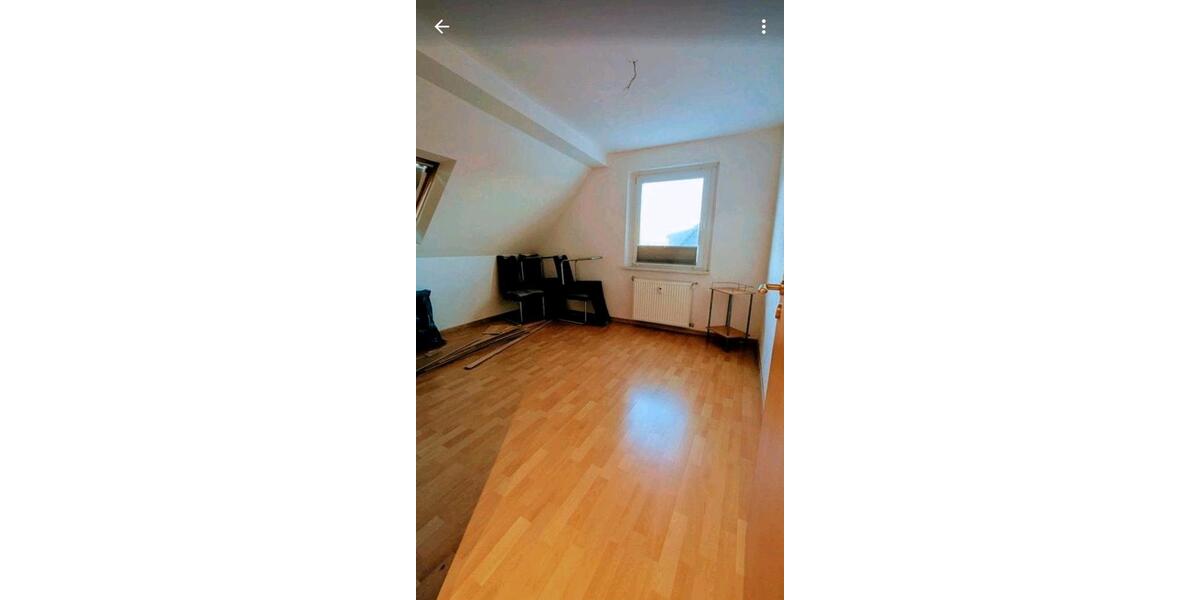 Dachgeschoßwohnung Viersen Hülsdonk - 3.5 Zimmer, 106 m&sup2;, 1.060&euro; | Angebot:25992982