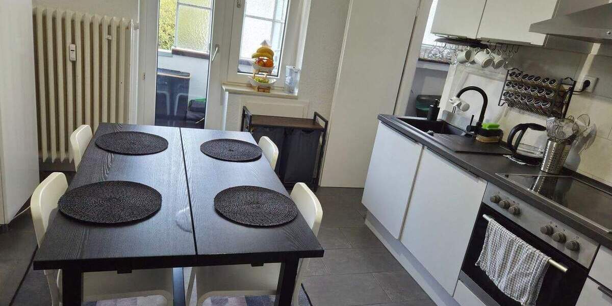 Etagenwohnung Düsseldorf Rath - 3 Zimmer, 92 m&sup2;, 1.250&euro; | Angebot:25774706