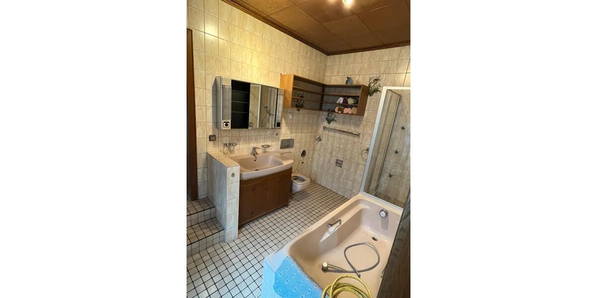 Etagenwohnung Duisburg Duisburg-Mitte - 3 Zimmer, 90 m&sup2;, 750&euro; | Angebot:25994215