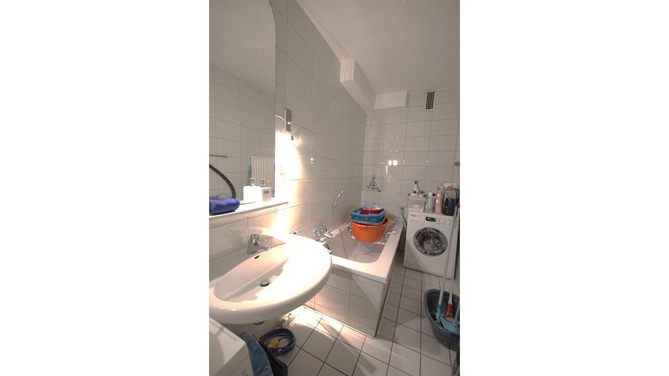 Erdgeschoßwohnung Mönchengladbach - 4 Zimmer, 100 m&sup2;, 1.500&euro; | Angebot:25394166