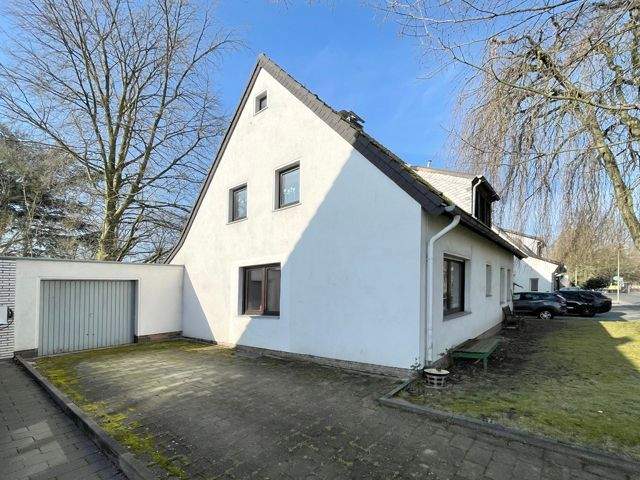Einfamilienhaus Neuss-Grimlinghausen Grimlinghausen - 7 Zimmer, 190 m&sup2;, 895.000&euro; | Angebot:25836972