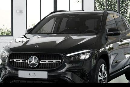 Mercedes-Benz GLA 180 9.900 km 42.990 &euro; Düsseldorf 40470