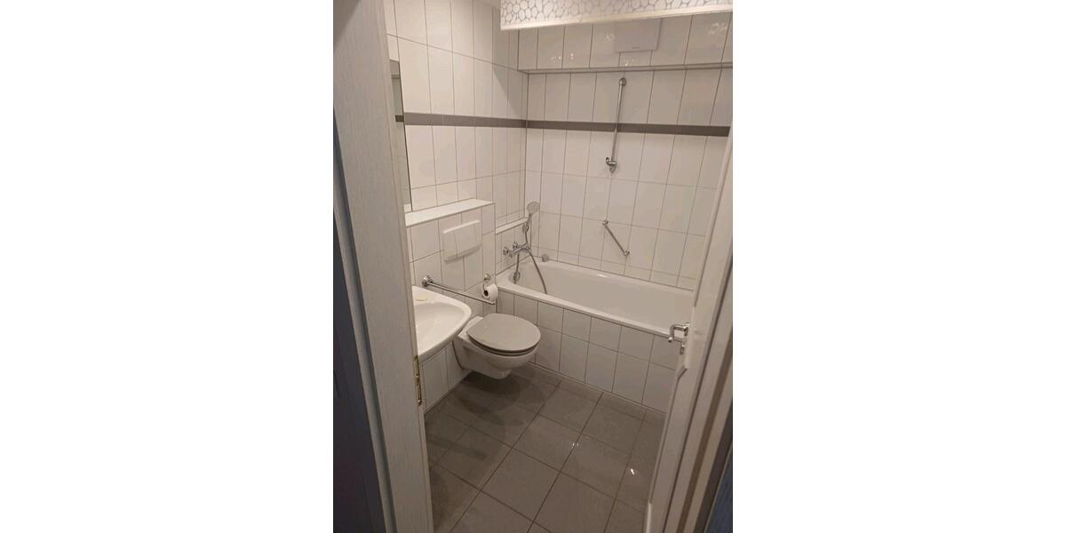 Etagenwohnung Krefeld Hülser Berg - 3 Zimmer, 68 m&sup2;, 930&euro; | Angebot:25944886