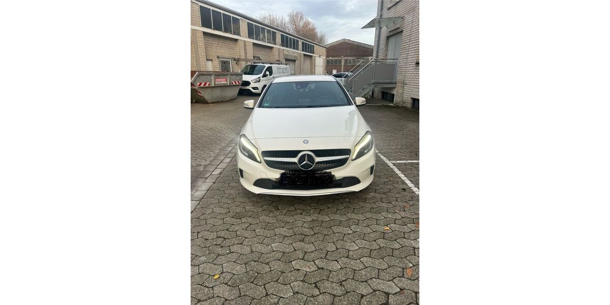 Mercedes-Benz A 180 34.000 km 17.000 &euro; Düsseldorf 40470