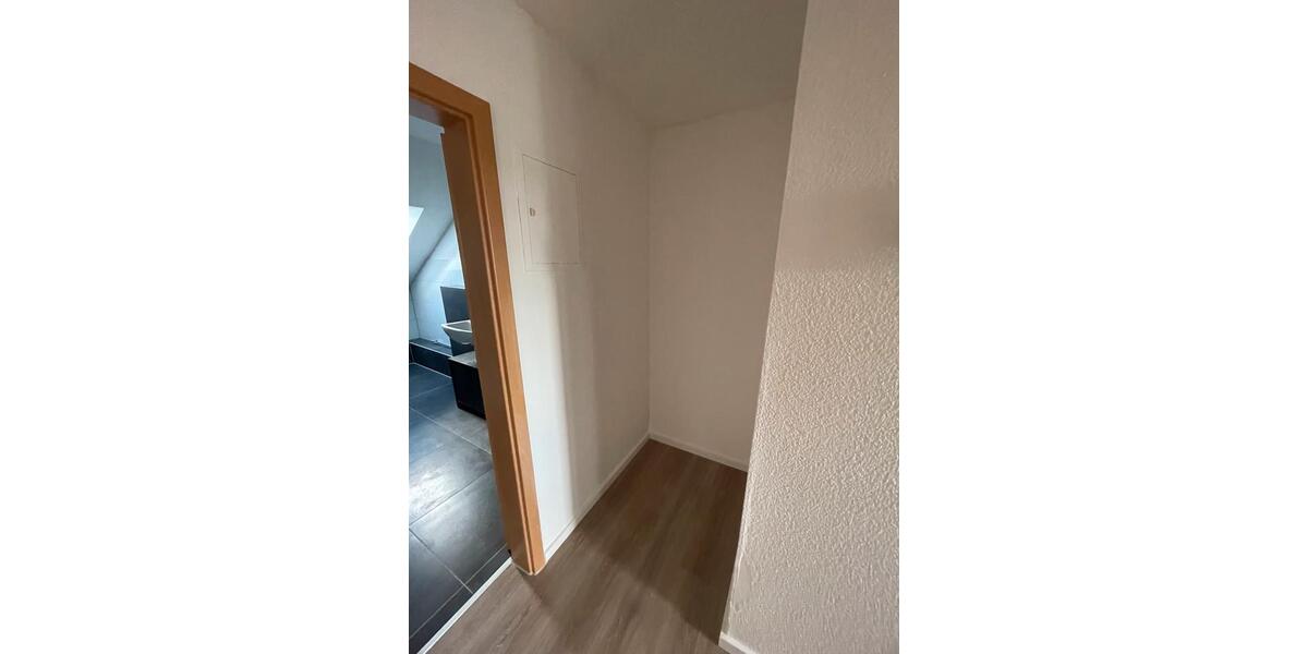 Dachgeschoßwohnung Mönchengladbach Süd - 3 Zimmer, 79 m&sup2;, 600&euro; | Angebot:26669617