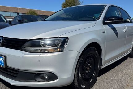 VW Jetta 141.166 km 5.990 &euro; Düsseldorf 40233