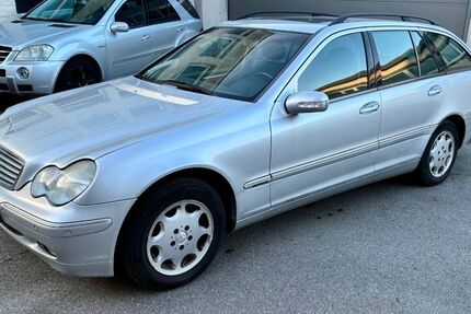 Mercedes-Benz C 200 198.000 km 2.599 &euro; Velbert 42549