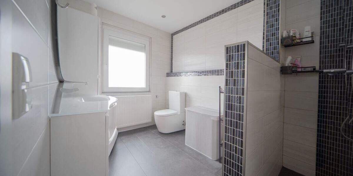 Reihenmittelhaus Kamp - Lintfort Stadtkern - 4 Zimmer, 110 m&sup2;, 368.000&euro; | Angebot:25696612