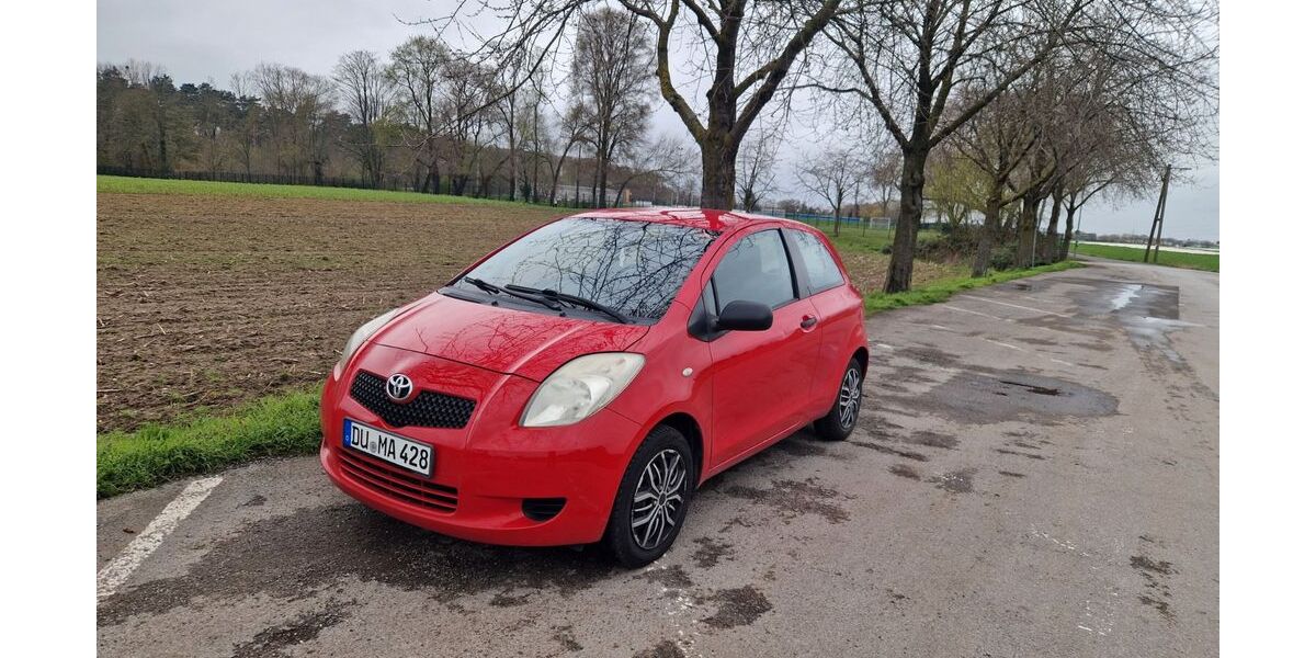 Toyota Yaris 212.000 km 1.900 &euro; Dormagen 41542