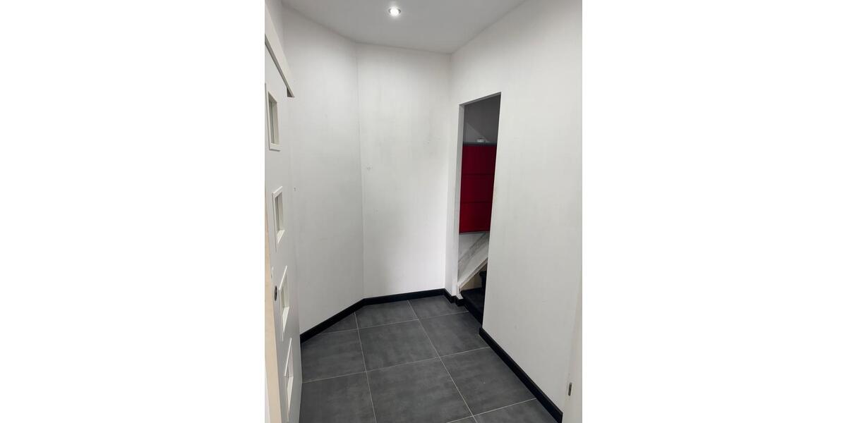 Etagenwohnung Velbert Velbert-Mitte - 2 Zimmer, 95 m&sup2;, 750&euro; | Angebot:26643584