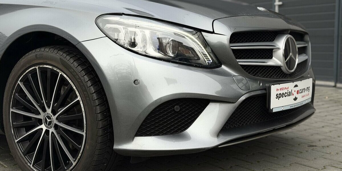 Mercedes-Benz C 220 Designo / AMG / LED / 360° Cam / Allrad 220.000 km 20.990 &euro; Mönchengladbach 41066