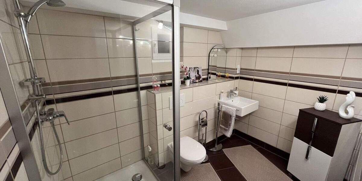 Etagenwohnung Düsseldorf Hellerhof - 3 Zimmer, 102 m&sup2;, 429.000&euro; | Angebot:25665880