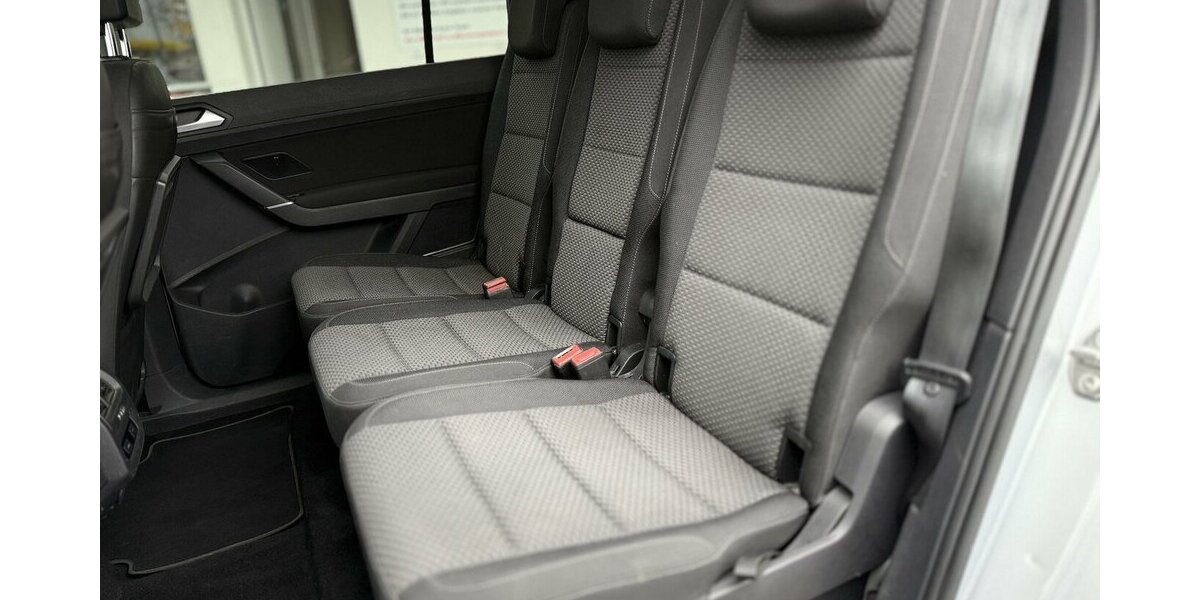 VW Touran 1.Hd / Automatik / AHK / 7 Sitze / Navi 110.000 km 23.490 &euro; Mönchengladbach 41066