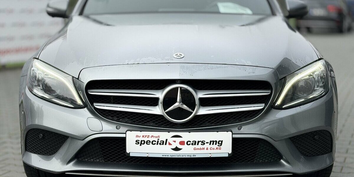 Mercedes-Benz C 220 Designo / AMG / LED / 360° Cam / Allrad 220.000 km 20.990 &euro; Mönchengladbach 41066