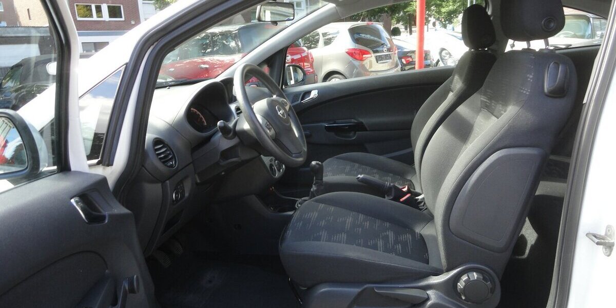 Opel Corsa Selection Klima Kette+TÜV neu S.heft 179.000 km 3.700 &euro; Neuss 41462