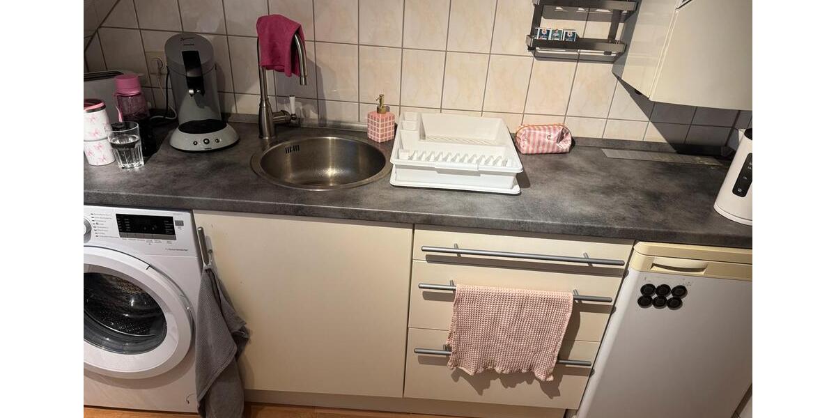 Dachgeschoßwohnung Düsseldorf Stadtbezirk 8 - 1 Zimmer, 27 m&sup2;, 335&euro; | Angebot:25911815