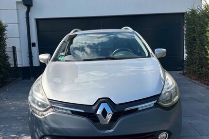 Renault Clio 126.775 km 3.800 &euro; Düsseldorf 40474