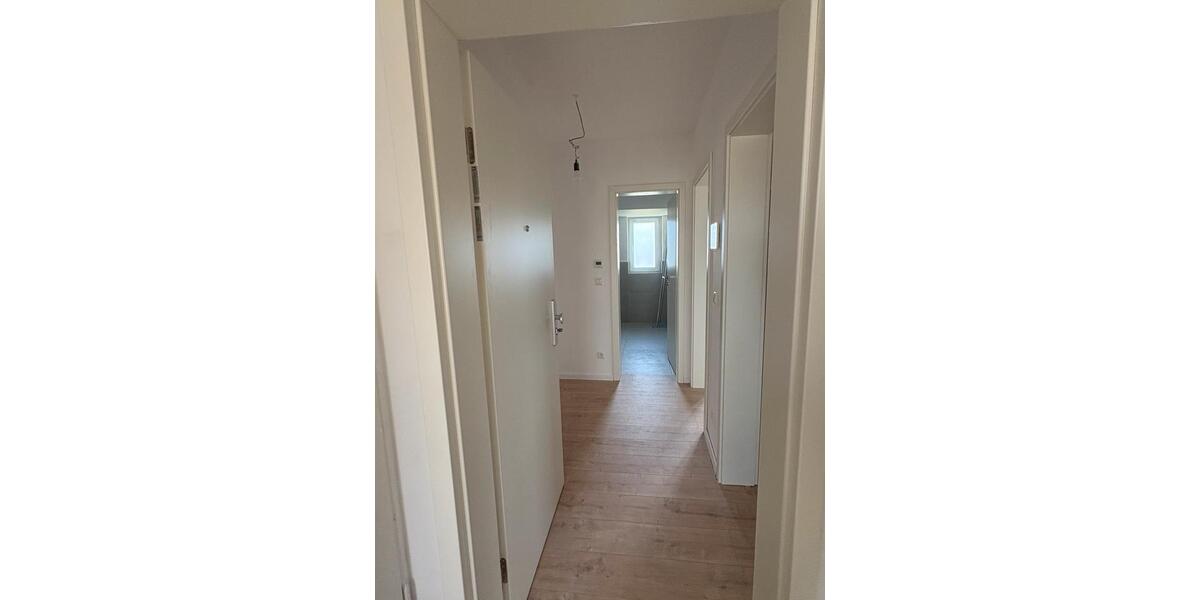Dachgeschoßwohnung Duisburg Huckingen - 1 Zimmer, 69 m&sup2;, 980&euro; | Angebot:25995549