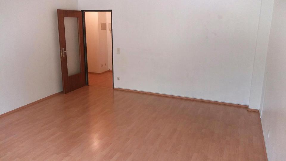 Etagenwohnung Krefeld - 2 Zimmer, 66 m&sup2;, 650&euro; | Angebot:25999477