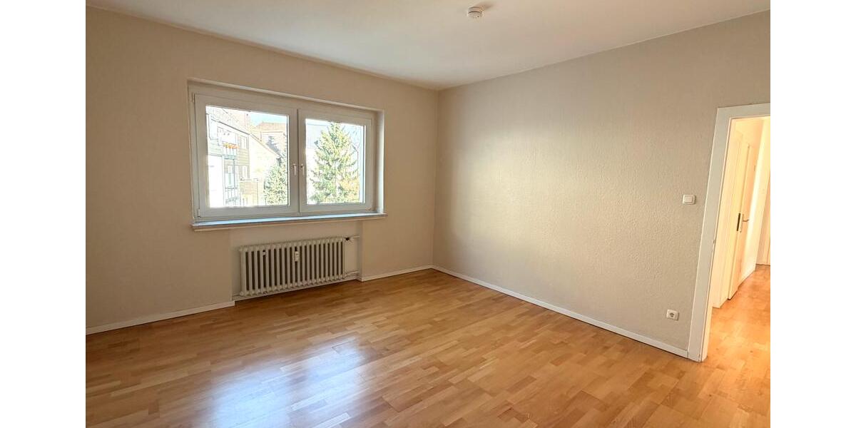 Etagenwohnung Duisburg - 4 Zimmer, 110 m&sup2;, 1.300&euro; | Angebot:25824080