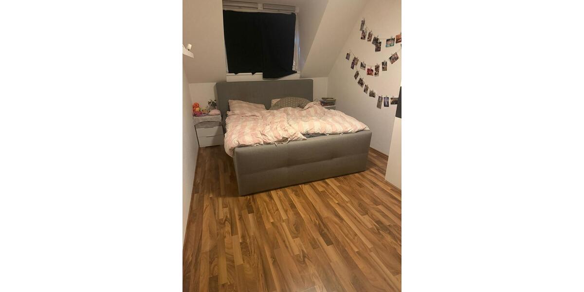 Dachgeschoßwohnung Duisburg Essenberg - 3 Zimmer, 76 m&sup2;, 680&euro; | Angebot:26632424