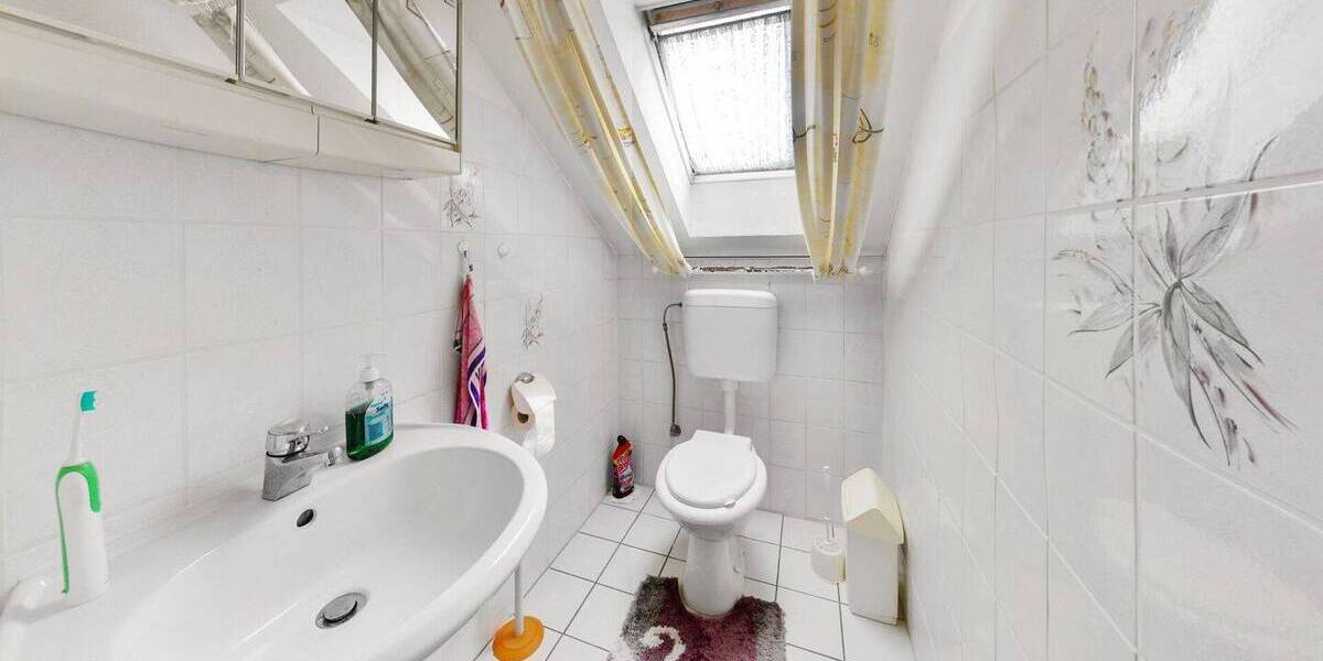 Reihenmittelhaus Neuss Weckhoven - 6 Zimmer, 104 m&sup2;, 399.000&euro; | Angebot:26569359