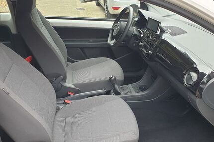 VW up! 148.300 km 4.500 &euro; Moenchengladbach 41238