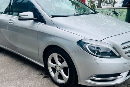 Mercedes-Benz B 180 99.000 km 9.999 &euro; Neuss 41460