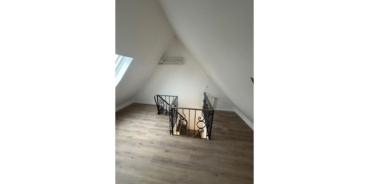 Maisonettenwohnung Meerbusch - 4 Zimmer, 120 m&sup2;, 2.200&euro; | Angebot:24805880