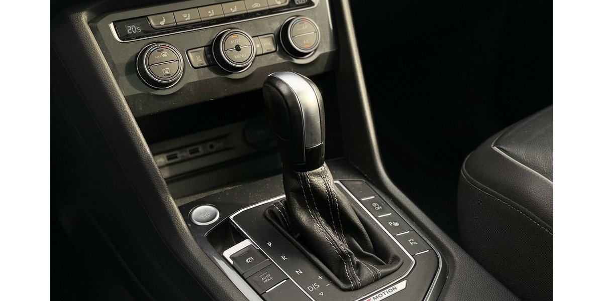 VW Tiguan Allspace R-LIne / 4Motion / Pano / Memory 99.000 km 33.490 &euro; Mönchengladbach 41066