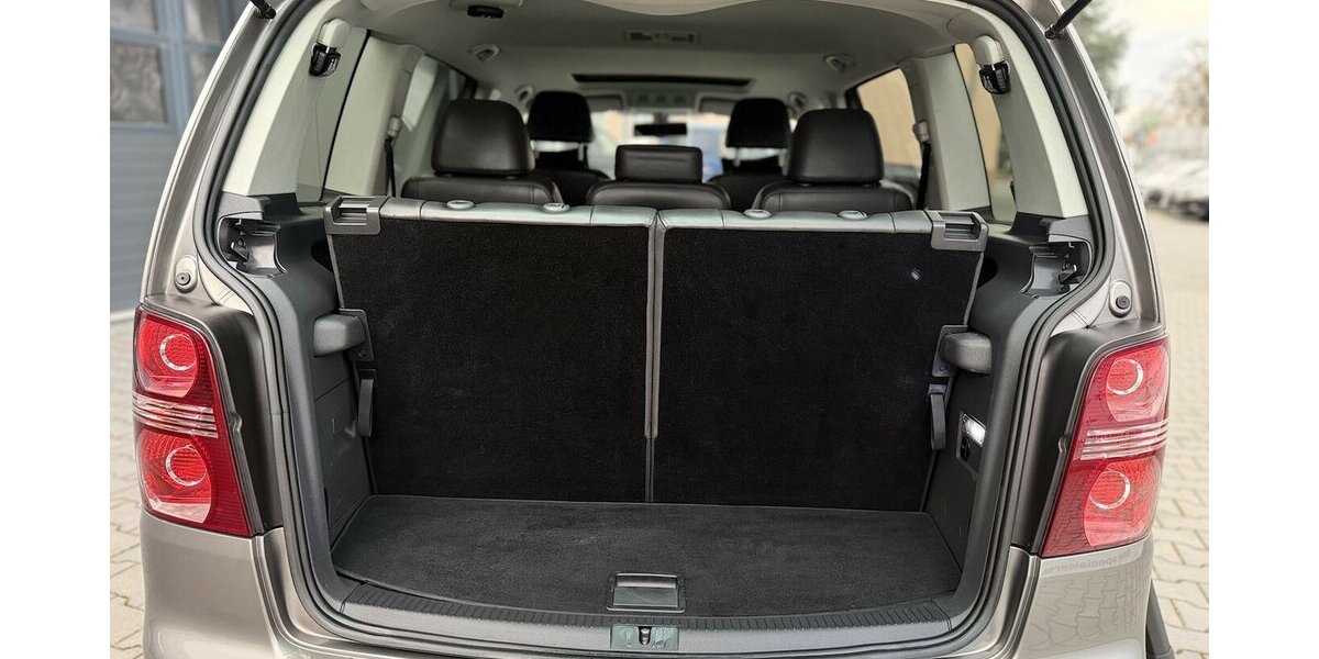 VW Touran R-Line / Leder / 7Sitze / 1.Hd / Navi 125.000 km 11.900 &euro; Mönchengladbach 41066