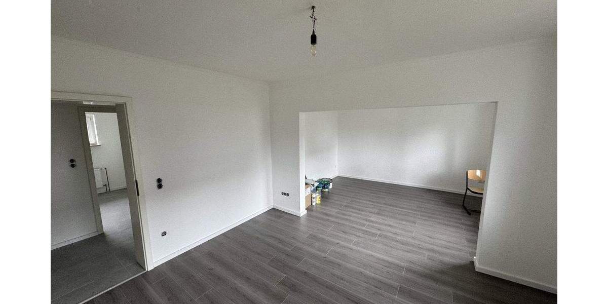Etagenwohnung Moers Hochstraß - 2 Zimmer, 80 m&sup2;, 880&euro; | Angebot:26035832