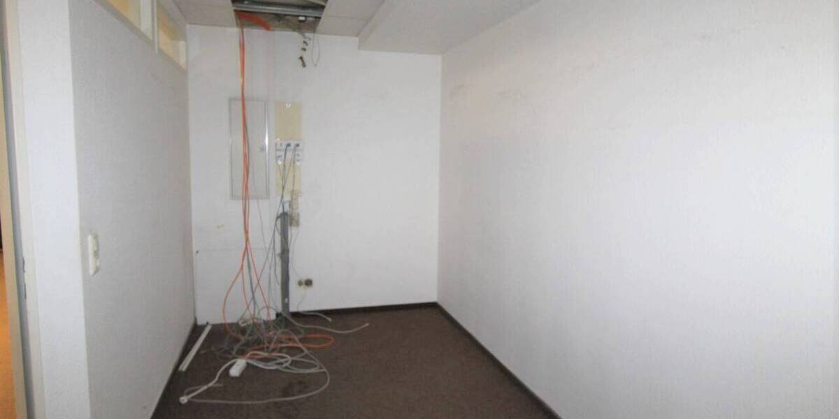 Gewerbeobjekt Krefeld Stadtmitte - 9 Zimmer, 214 m&sup2;, 1.200&euro; | Angebot:25684498